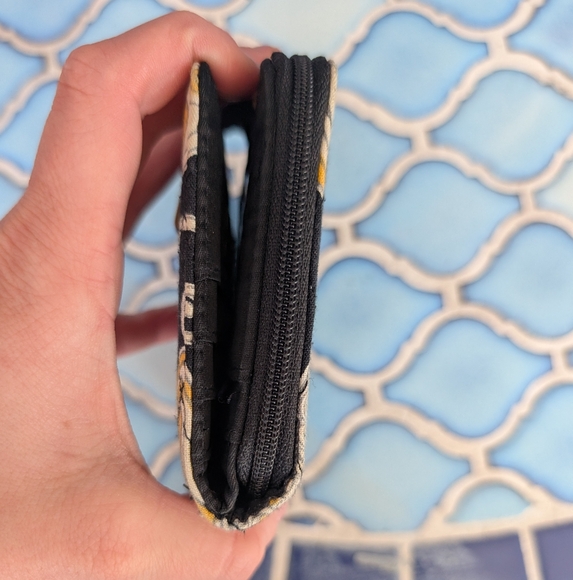 Vera Bradley Floral Patterned‎ Wallet - Picture 2 of 5